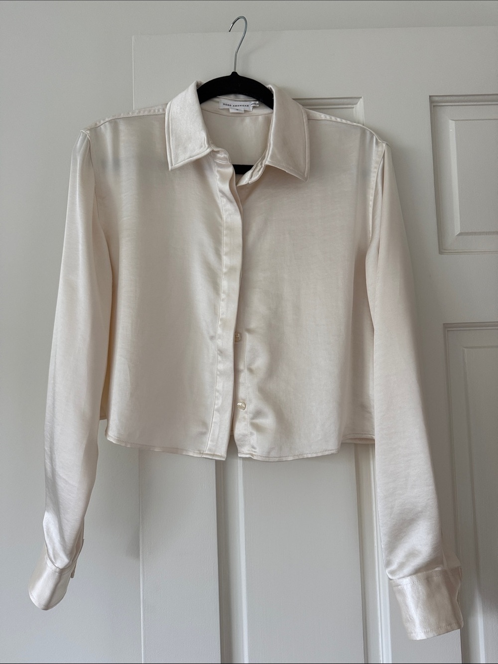 Good American Silky Cream Button-Down Cropped Shirt